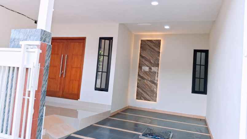 dijual rumah graha indah medokan ayu