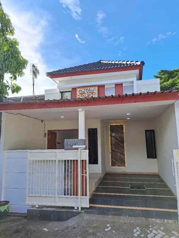 dijual rumah graha indah medokan ayu