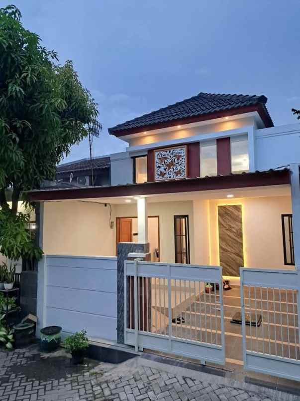 dijual rumah graha indah medokan ayu