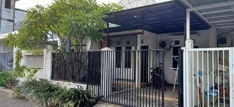 dijual rumah graha natura lily by the lake