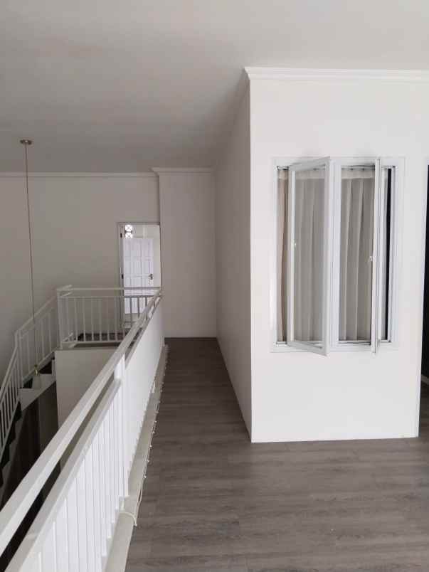 dijual rumah graha wahid