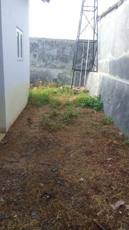 dijual rumah grand bedahan residence