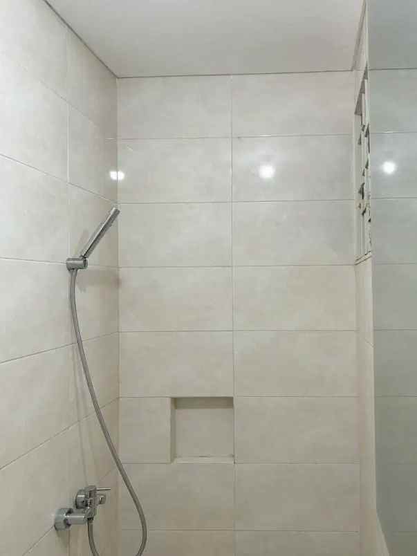 dijual rumah grand island suvadiva