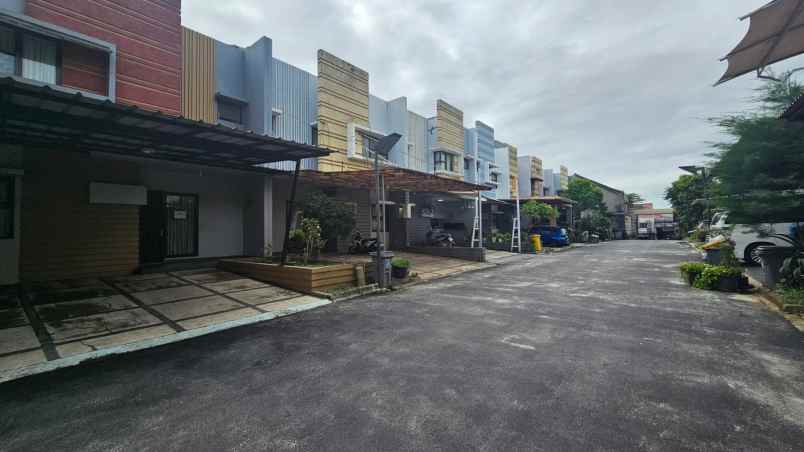 dijual rumah greenwoods pamulang 8 jl