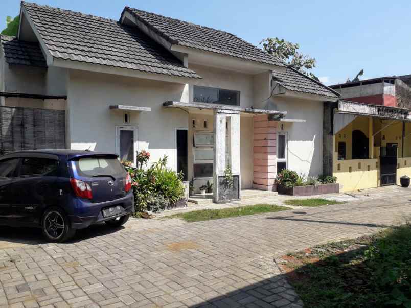 dijual rumah griya cahaya permai