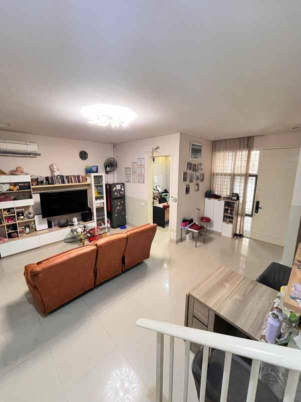 dijual rumah griya galaxy