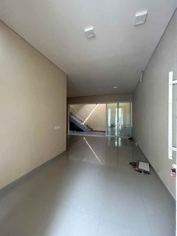 dijual rumah griya galaxy merr