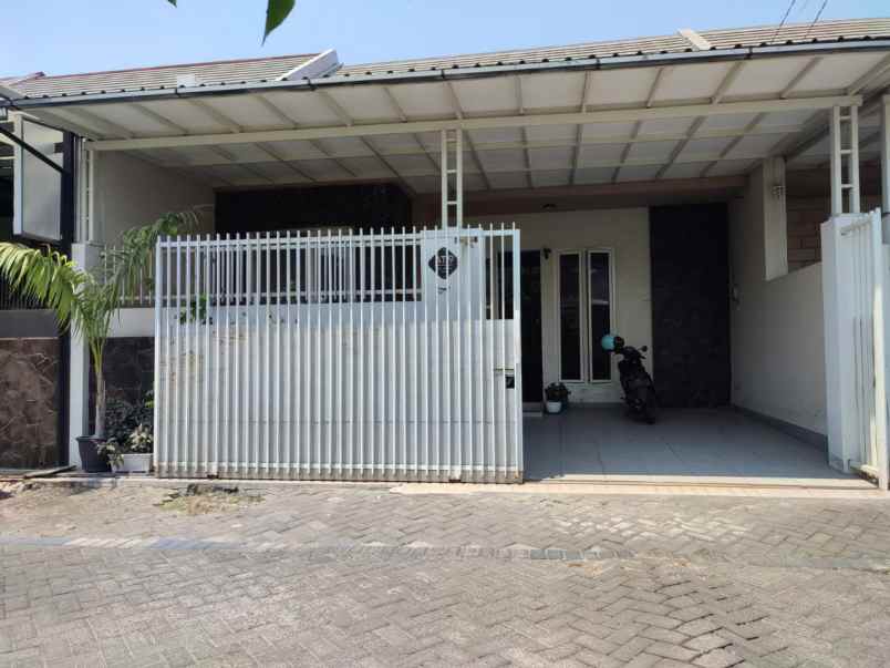 dijual rumah griya kebraon utama