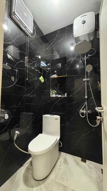 dijual rumah griya lestari