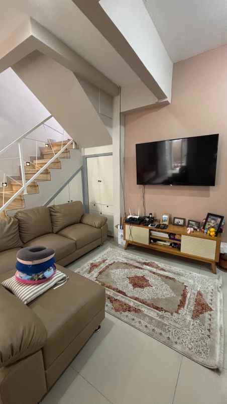 dijual rumah griya lestari
