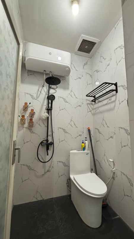 dijual rumah griya lestari