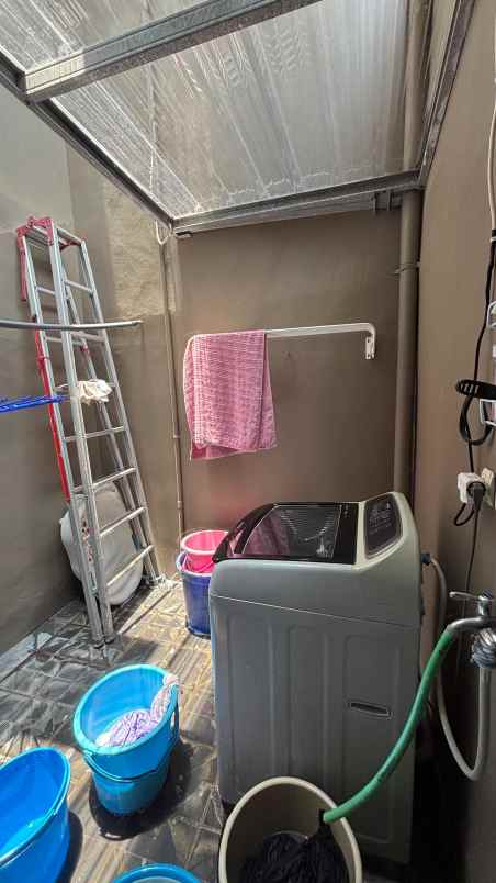 dijual rumah griya lestari
