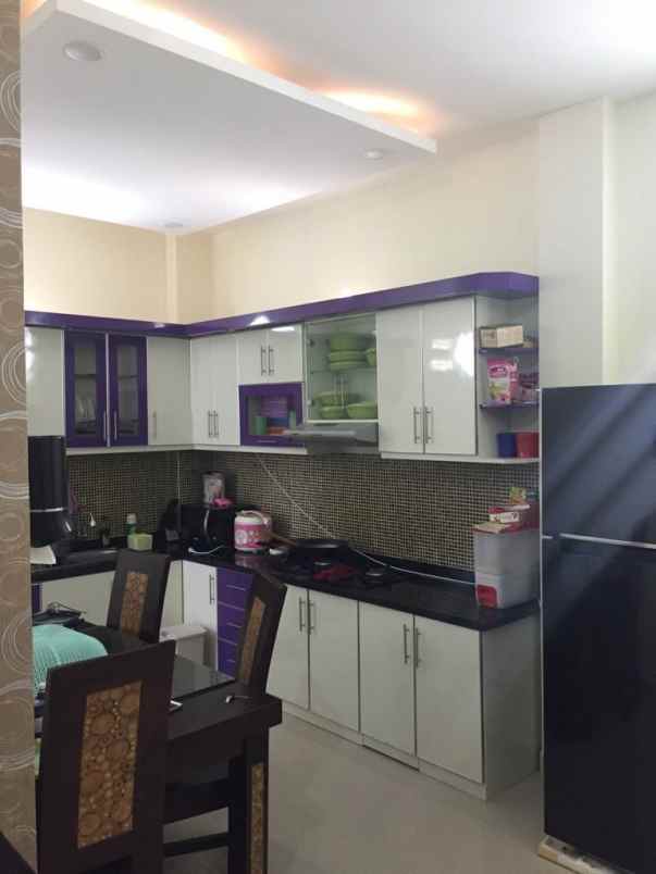 dijual rumah griya lestari