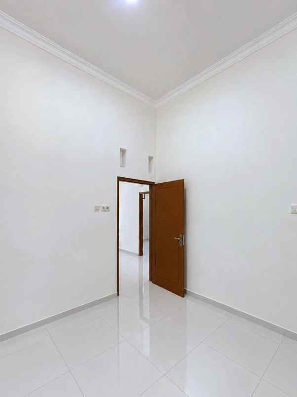 dijual rumah grogol
