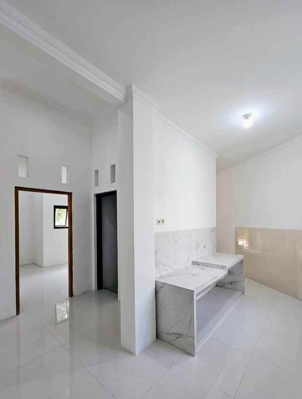 dijual rumah grogol