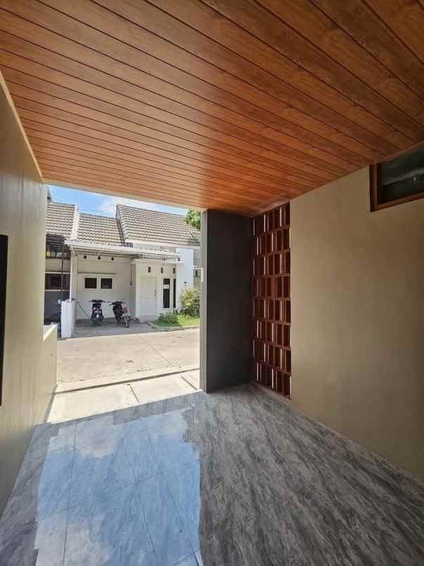 dijual rumah grogol