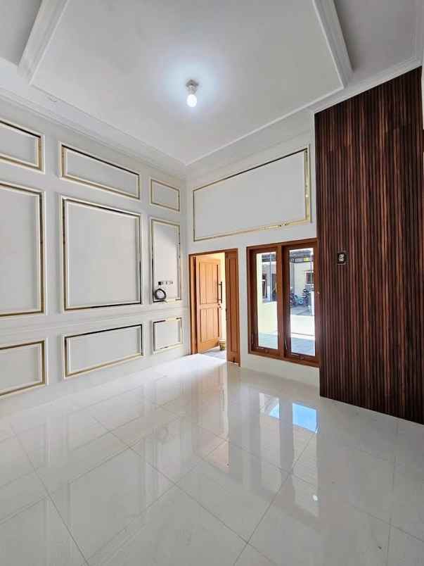 dijual rumah grogol