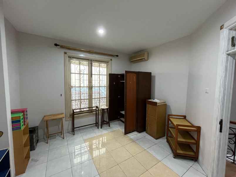 dijual rumah grogol utara