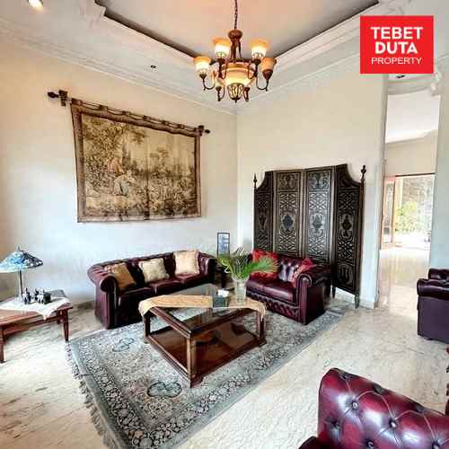 dijual rumah gudang peluru tebet