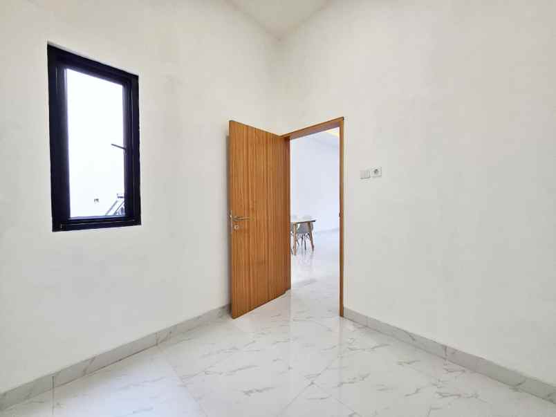 dijual rumah harapan indah