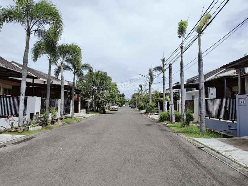 dijual rumah harapan indah