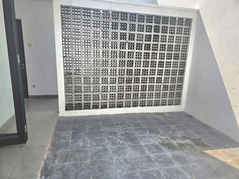 dijual rumah harapan indah cluster arana