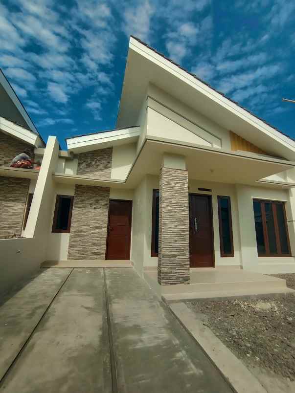 dijual rumah hertasning