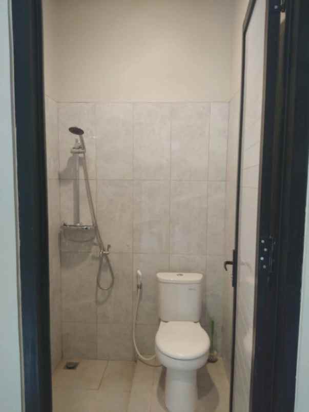 dijual rumah hook di legenda wisata cibubur