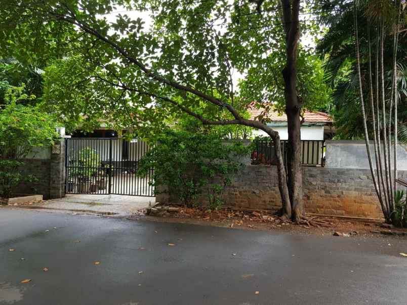 dijual rumah hook strategis cempaka putih timur