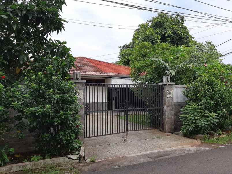 dijual rumah hook strategis cempaka putih timur