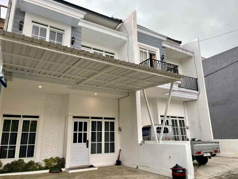 dijual rumah hunian bernuansa villa di malang type 80