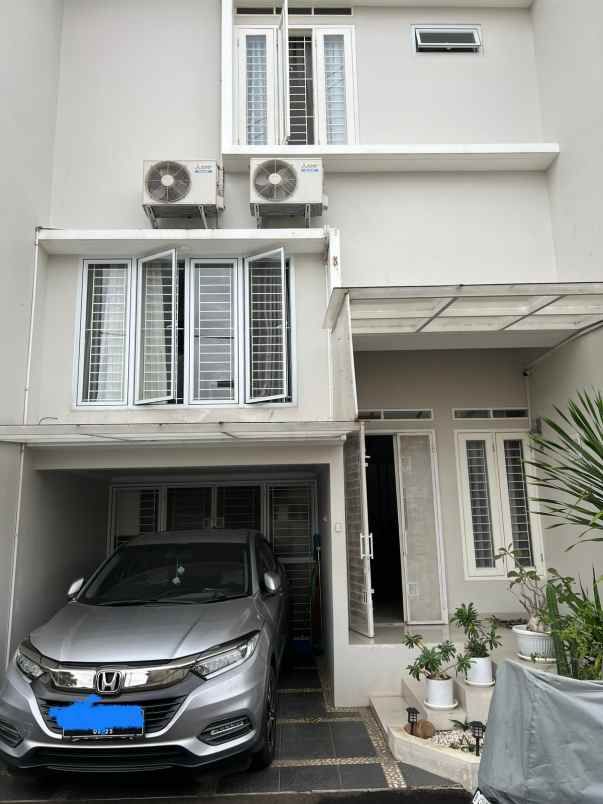 dijual rumah jagakarsa