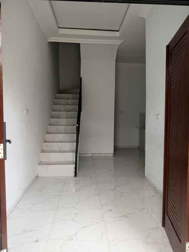 dijual rumah jagakarsa
