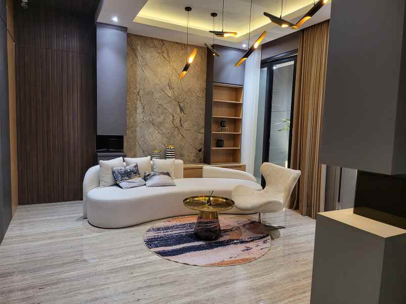 dijual rumah jakarta garden city