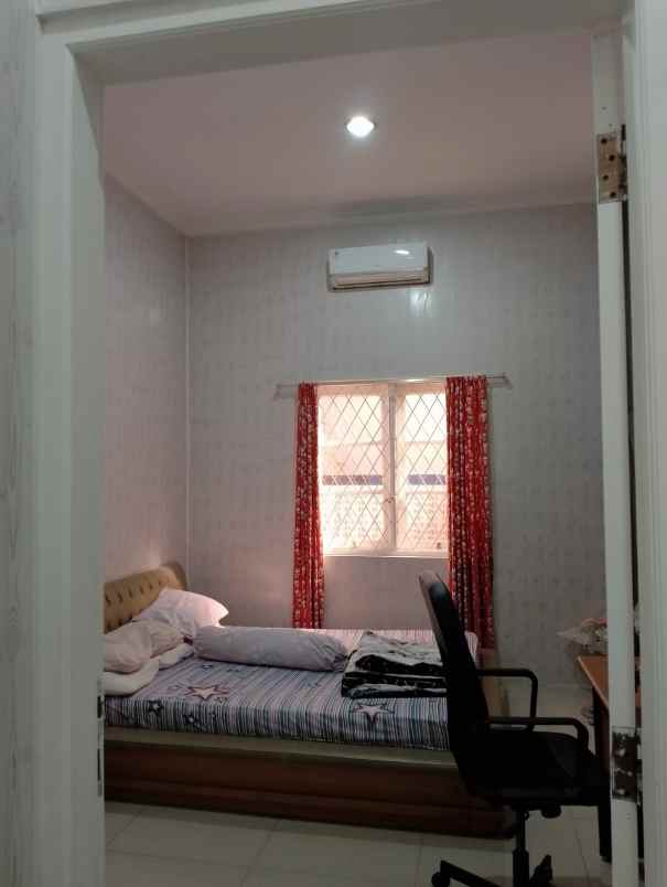 dijual rumah jakasetia