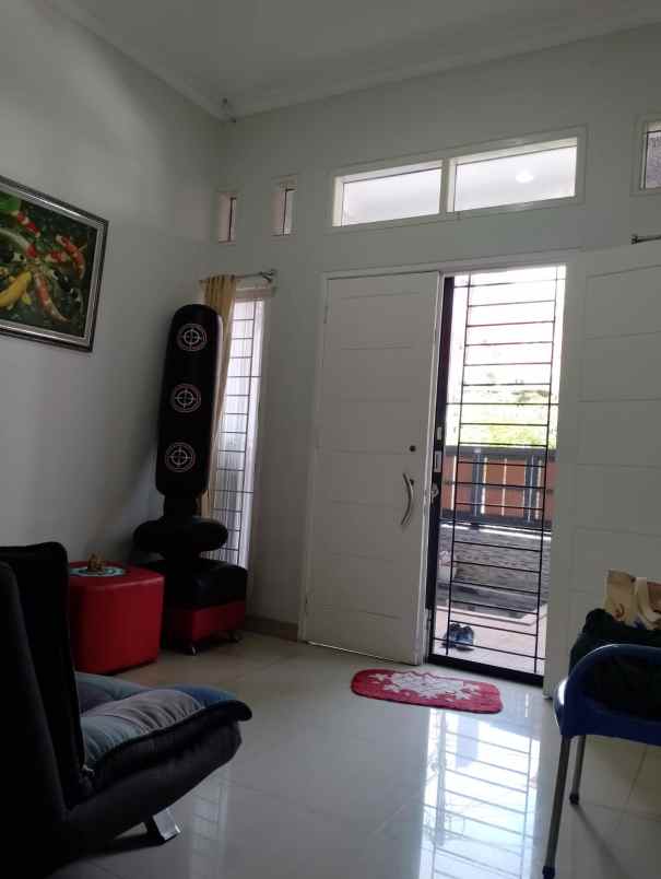 dijual rumah jakasetia