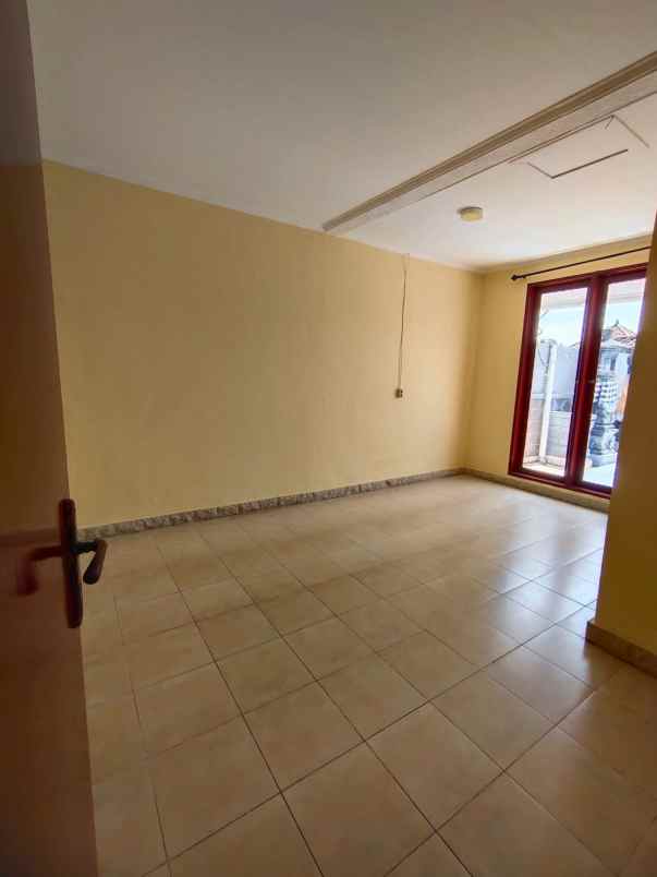 dijual rumah jalan gunung soputan