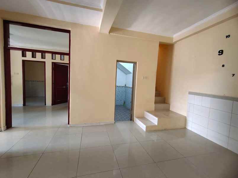 dijual rumah jalan gunung soputan