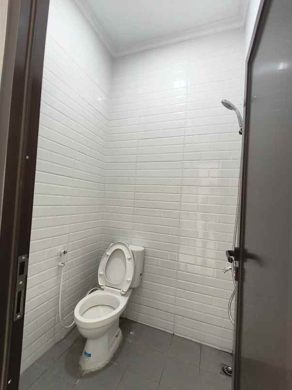 dijual rumah jalan h muhari jatimulya