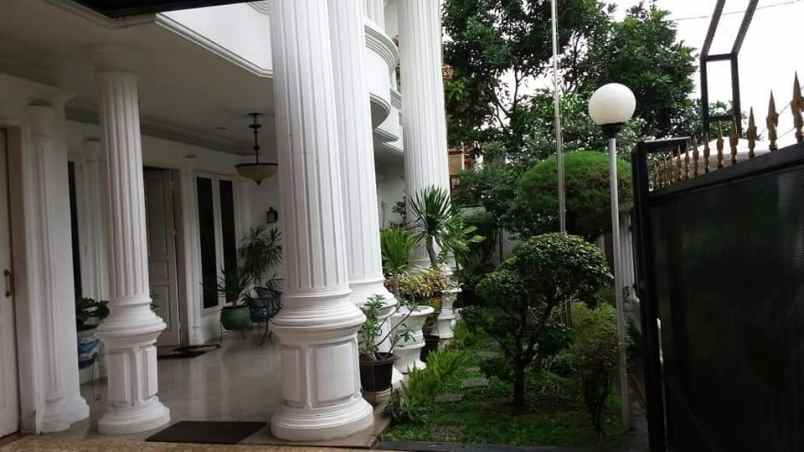 dijual rumah jalan jati indah