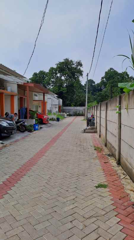 dijual rumah jalan komplek perumahan