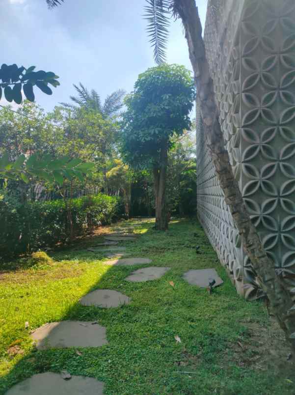 dijual rumah jalan kupang indah