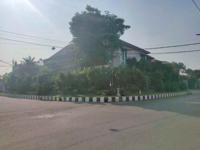 dijual rumah jalan kupang indah