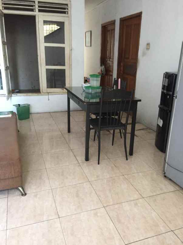 dijual rumah jalan mawar kampung ambon