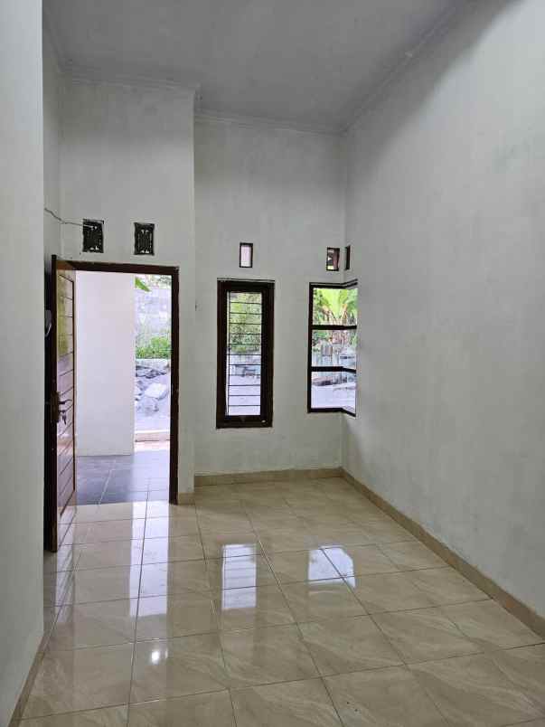 dijual rumah jalan palagan km 9 sleman