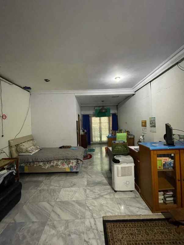 dijual rumah jalan petukangan selatan