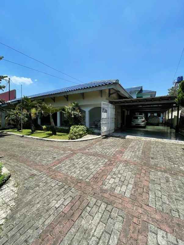 dijual rumah jalan petukangan selatan