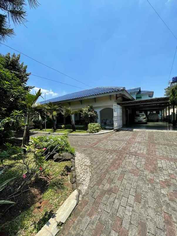 dijual rumah jalan petukangan selatan