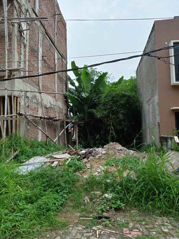 dijual rumah jalan poncol indah