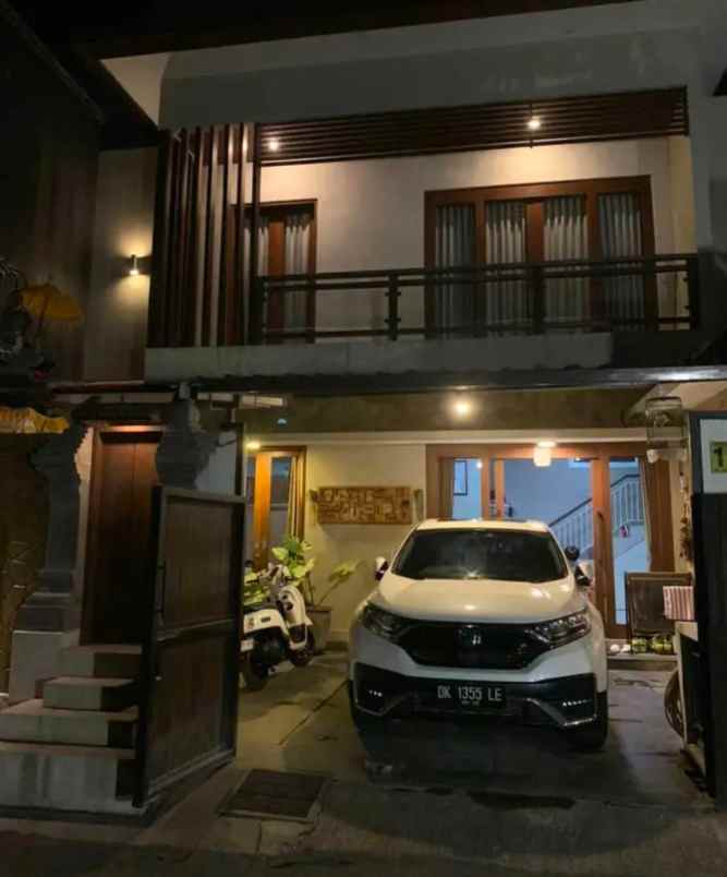 dijual rumah jalan pulau moyo